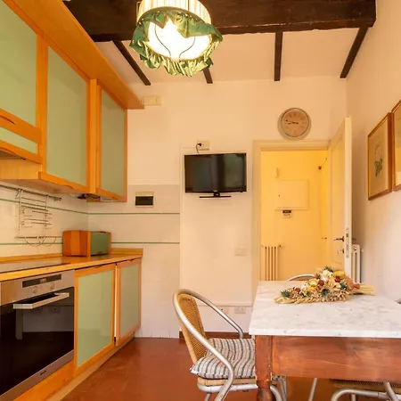 Lungarno Panoramic View Apartment Florence